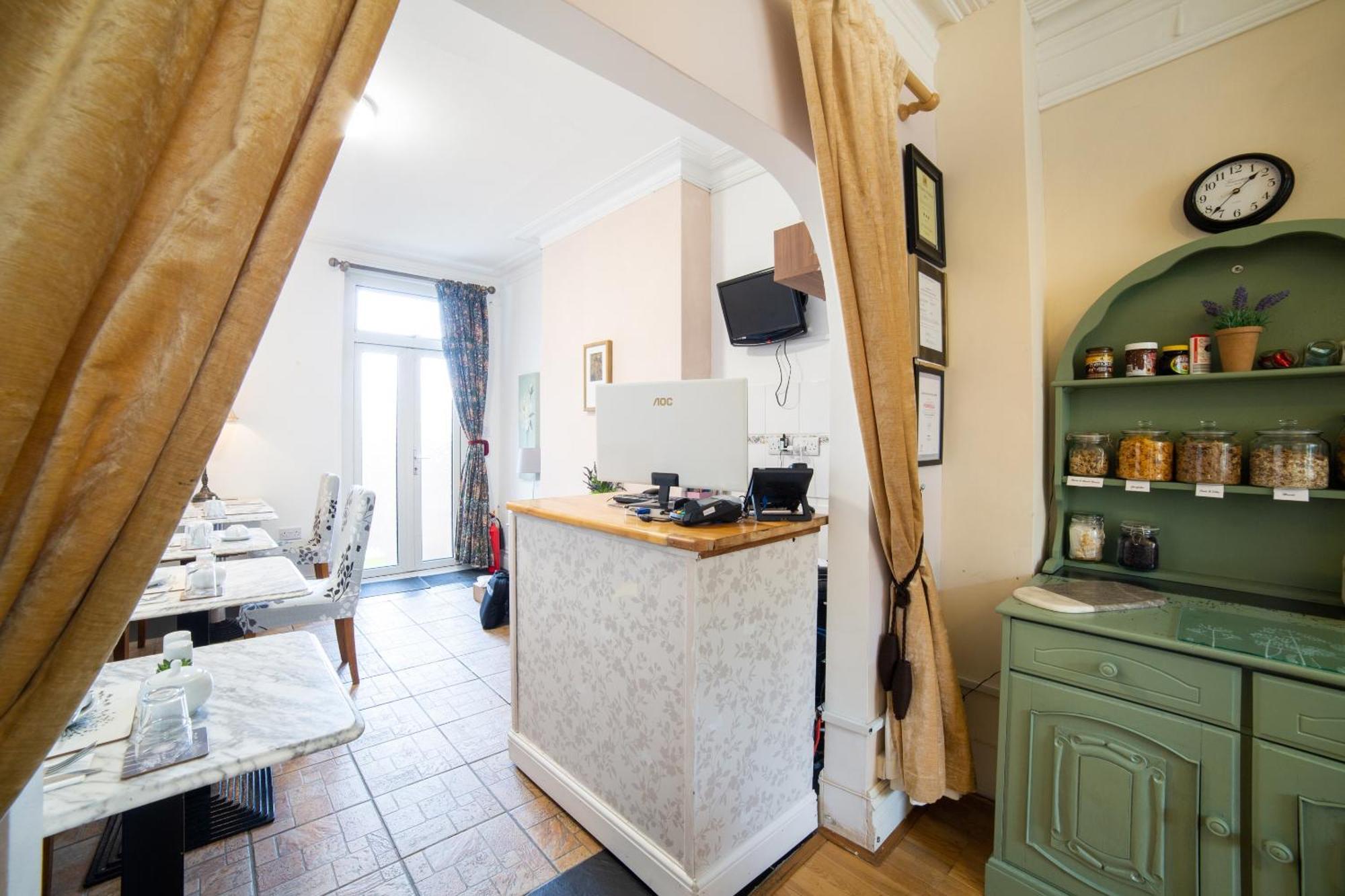 Oyo Lonsdale Guest House Оксфорд Екстер'єр фото